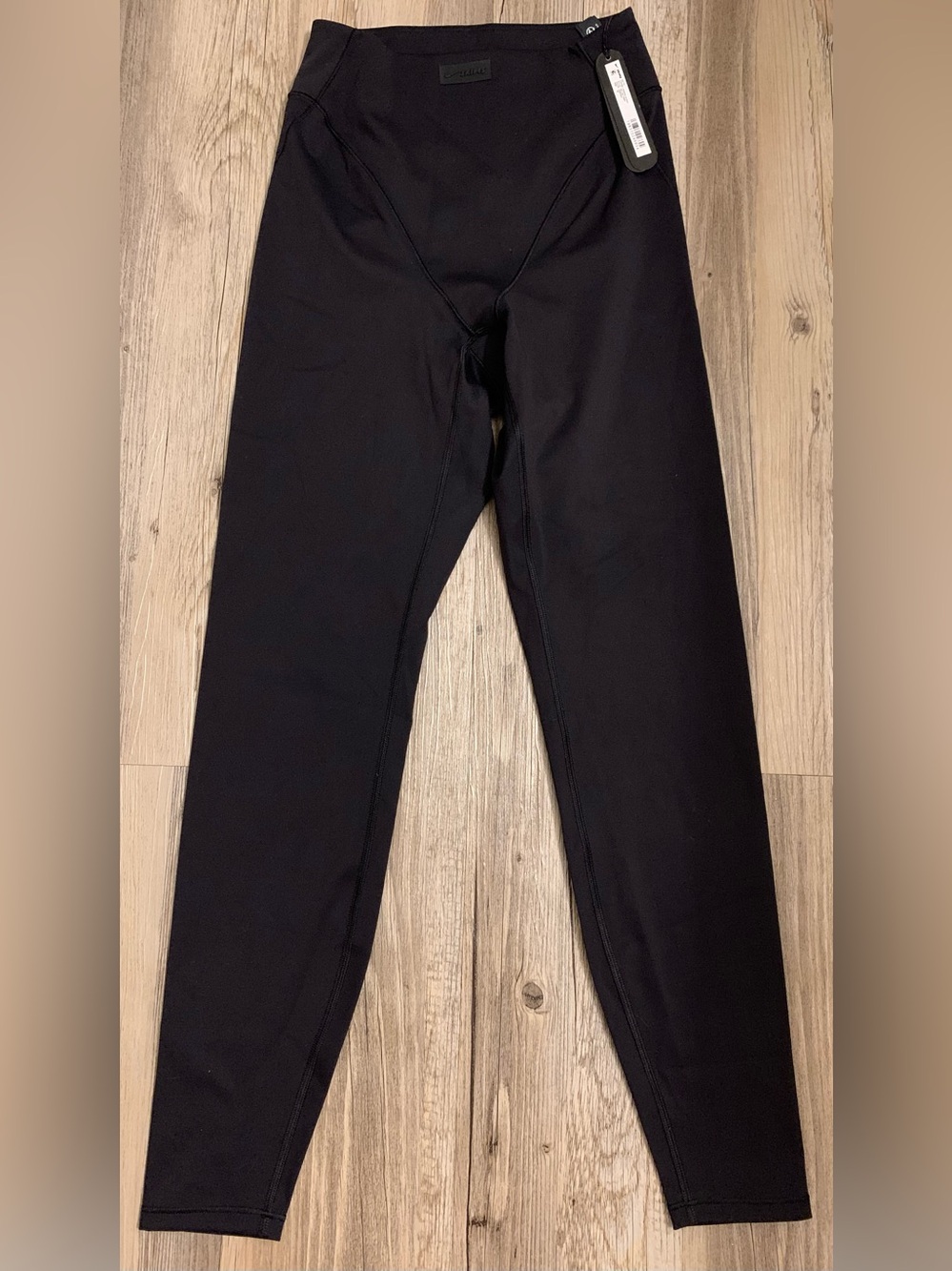 NikeSKIMS Matte V Panel Legging•XS•BNWT• CURRENT MSRP $118.00